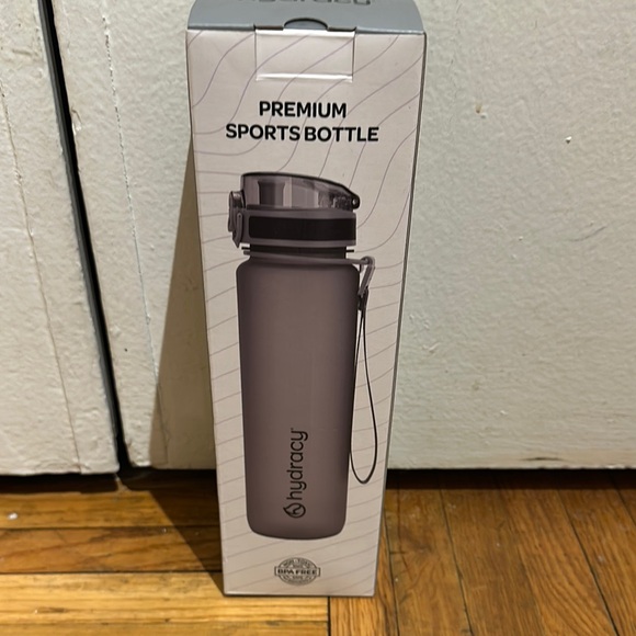 Black Premium Sports Bottle - Picture 1 of 2